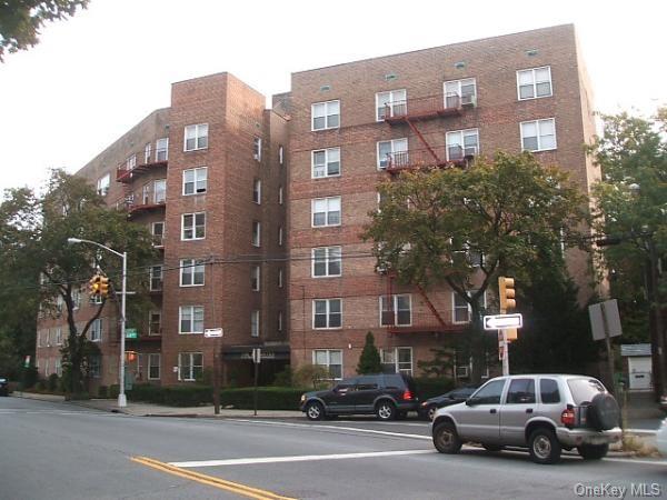 #1 photo, 74-45 Yellowstone Boulevard, 皇后區 雷哥公園 Rego Park , NY 11374