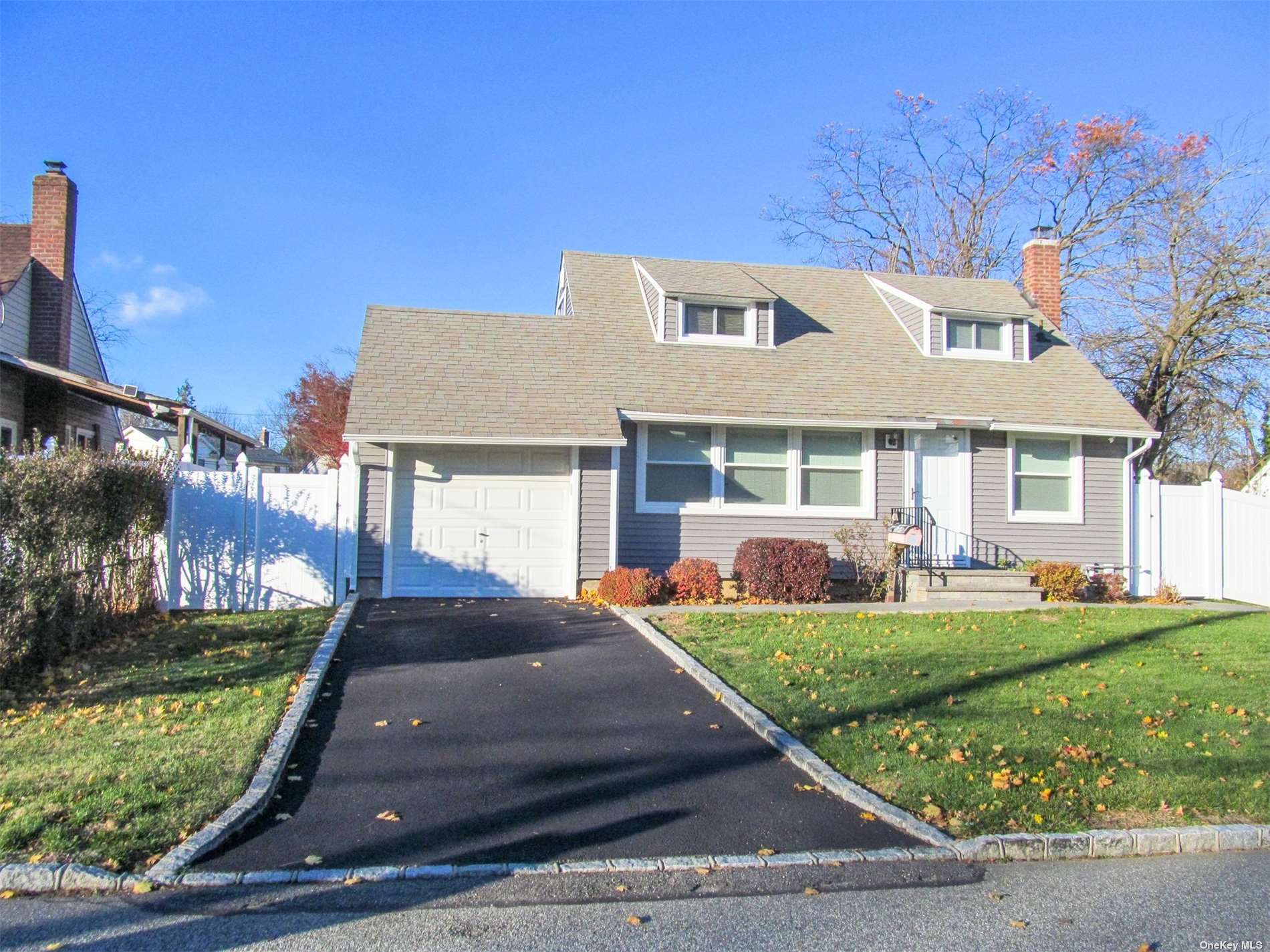 #1 photo, 10 Deland Street, 東長島 北港 East Northport , NY 11731