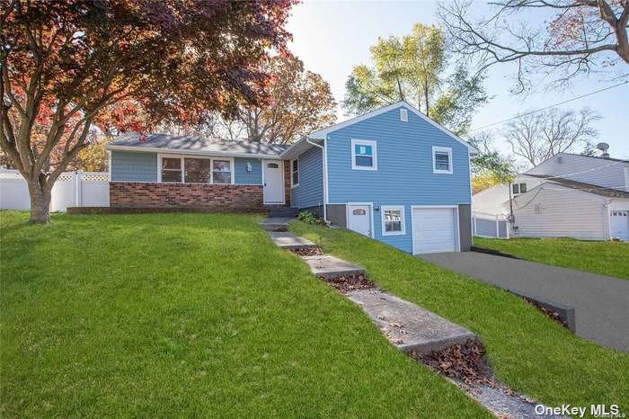 #1 photo, 56 Wyandotte Street, 東長島 Selden , NY 11784