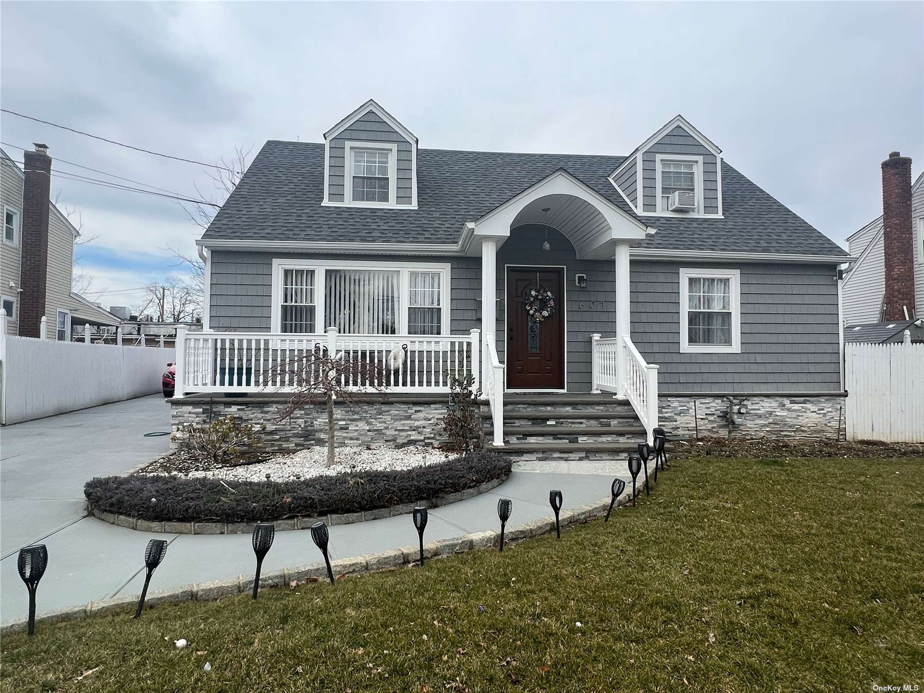 #1 photo, 607 Orchard Place, 長島 Uniondale , NY 11553