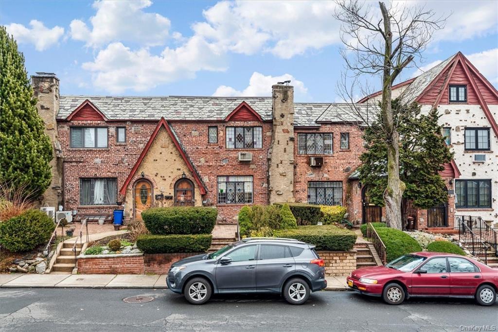 #1 photo, 4565 193rd Street, 法拉盛 Flushing , NY 11358