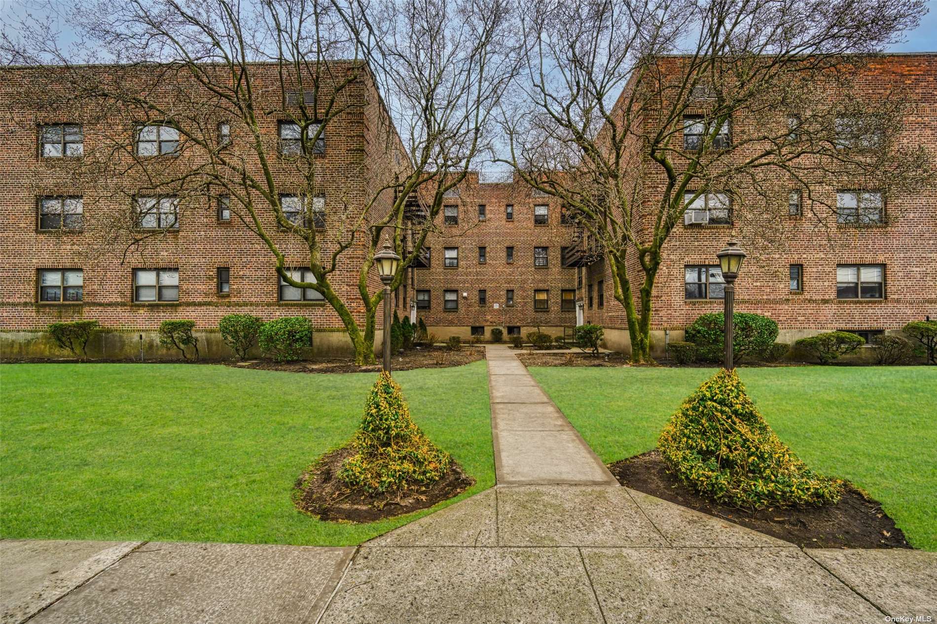 #1 photo, 218-10 43rd Avenue, 皇后区 贝塞 Bayside , NY 11361