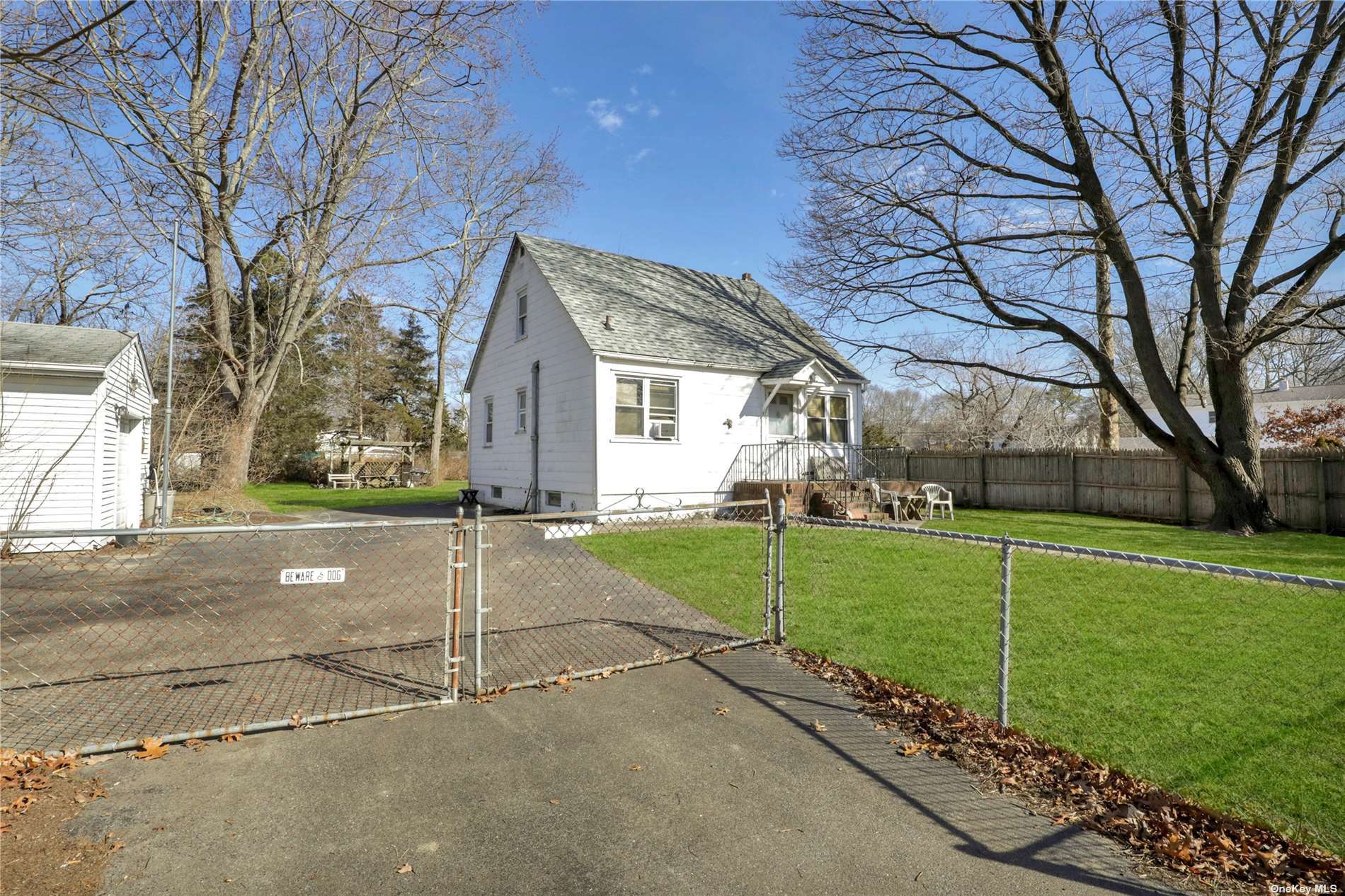 #1 photo, 129 Moriches Mid Is Road, 東長島 Shirley , NY 11967