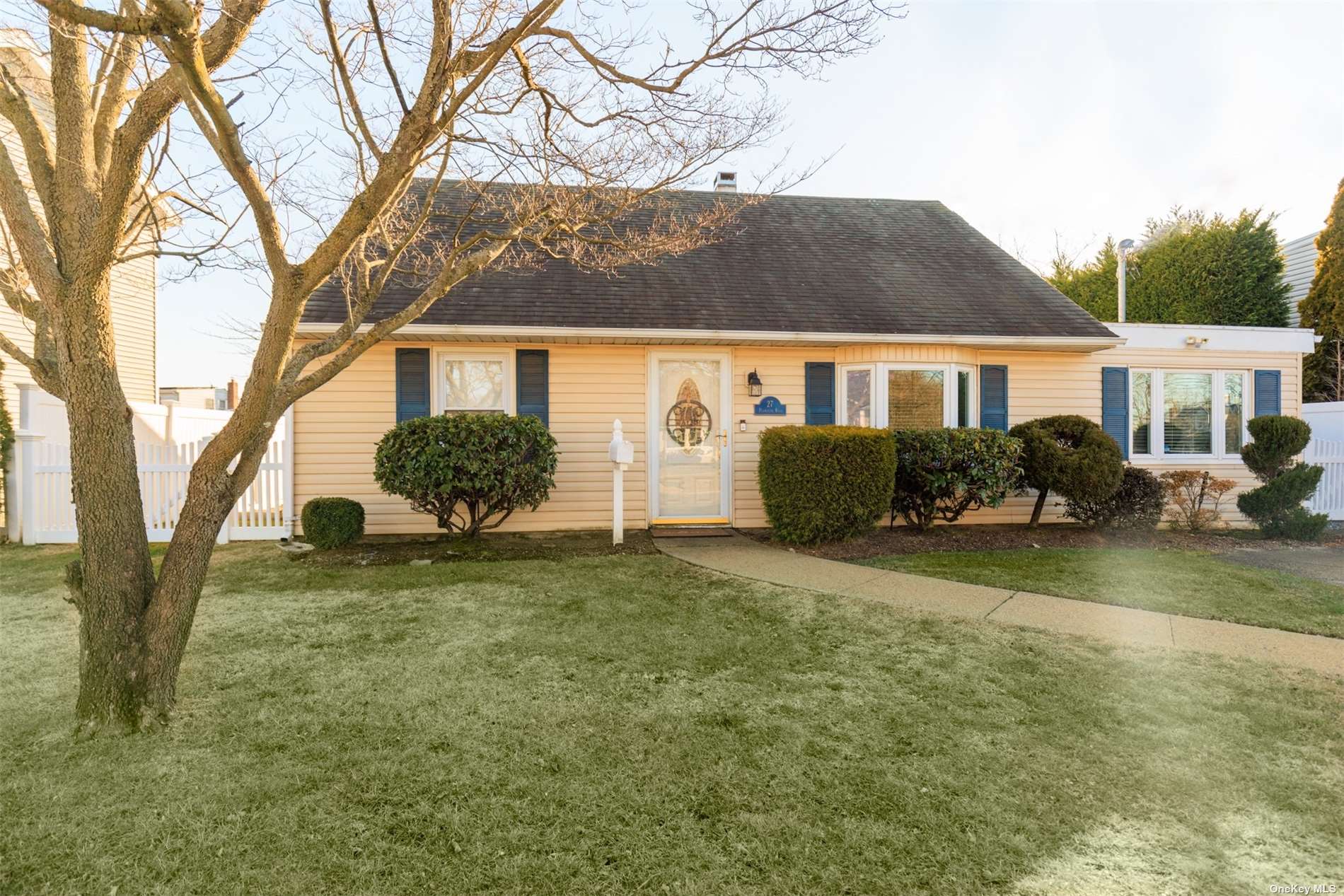#1 photo, 27 Plymouth Road, ナッソー郡 Massapequa , NY 11758