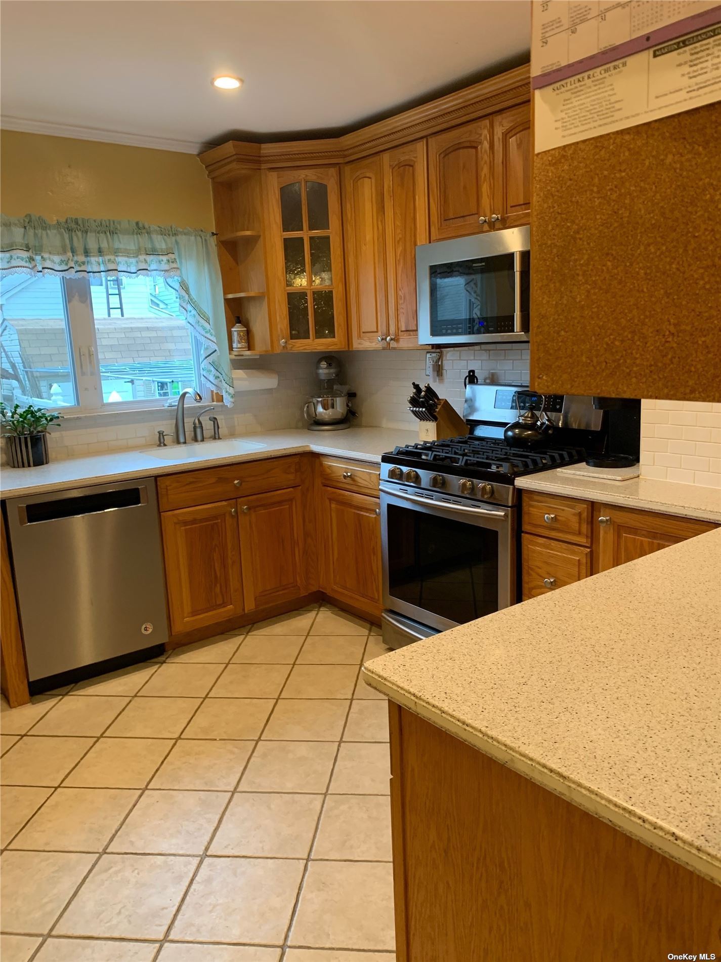 #1 photo, 150-17 17th Avenue, 皇后區 白石鎮 Whitestone , NY 11357