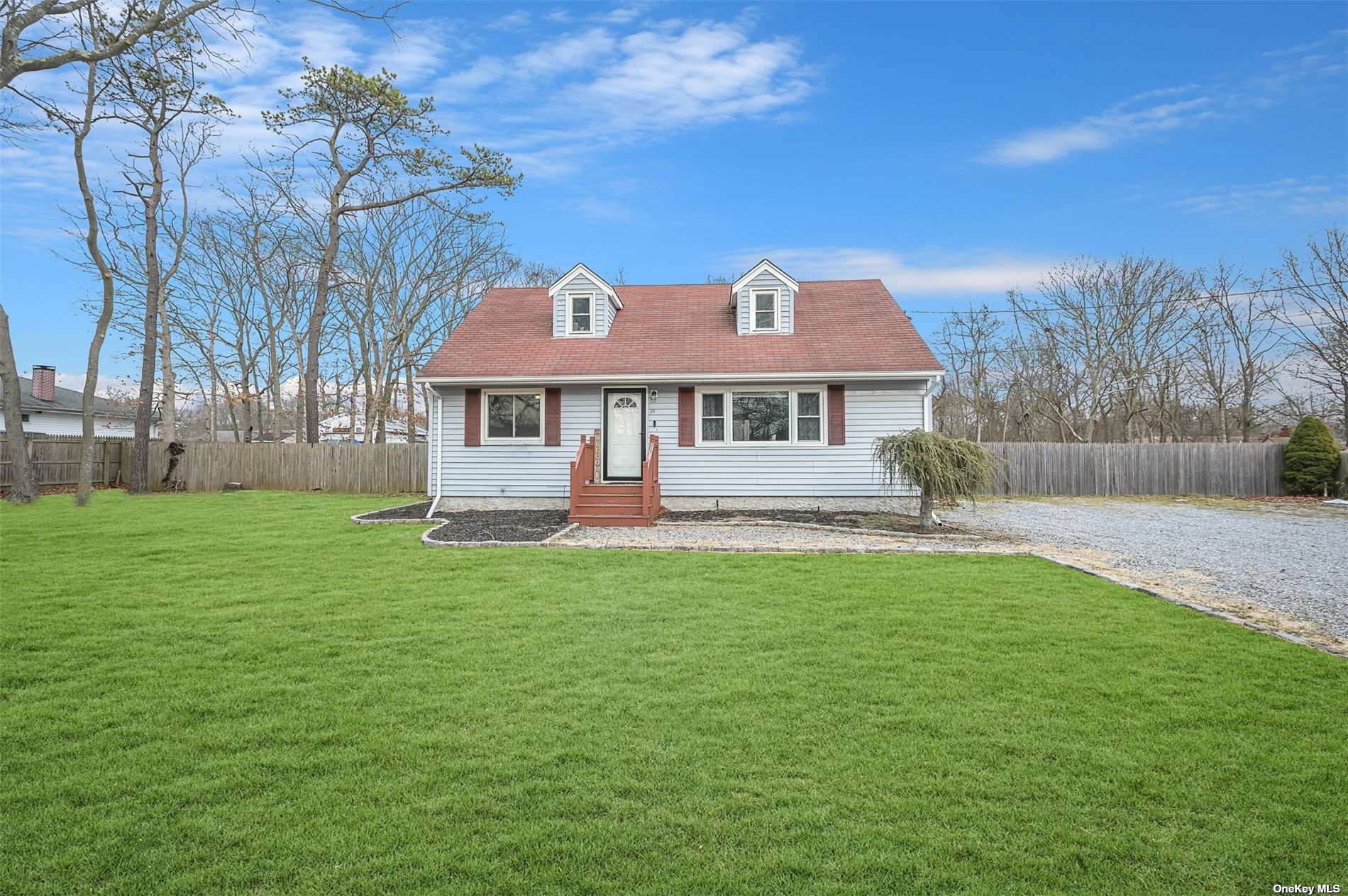 #1 photo, 23 Strafford Street, 東長島 Mastic , NY 11950