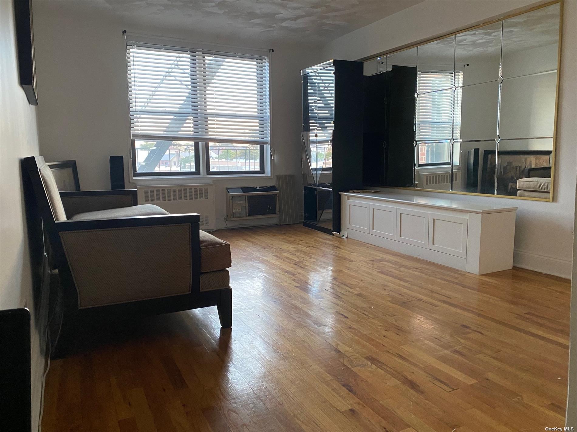 #1 photo, 108-05 Astoria Boulevard, 皇后区 艾姆赫斯特 East Elmhurst , NY 11369