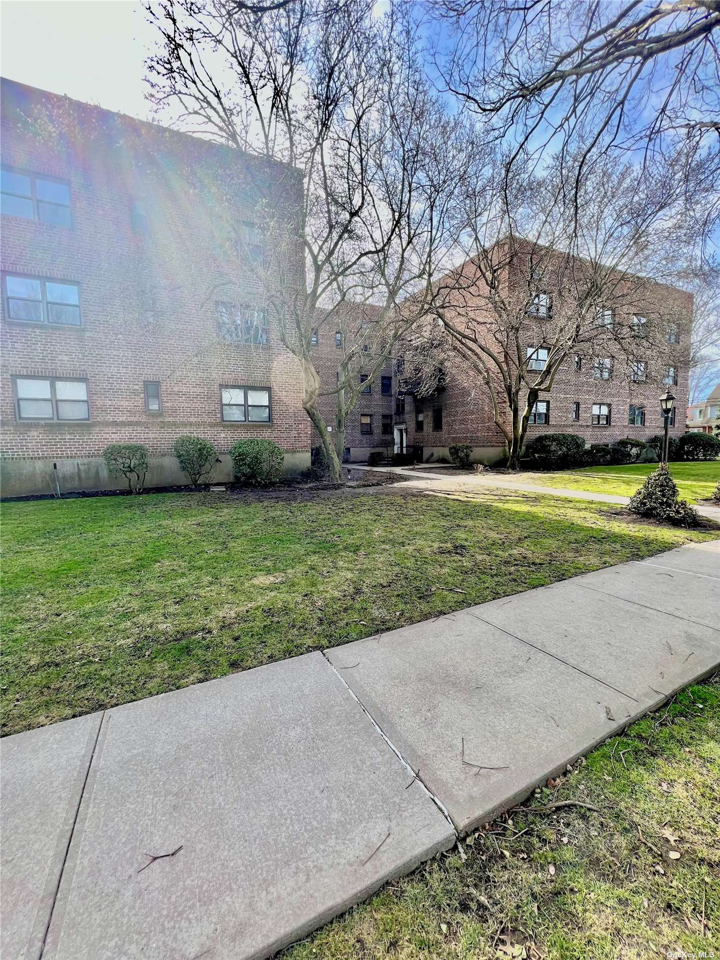 #1 photo, 218-12 43rd Avenue, 皇后區 貝塞 Bayside , NY 11361