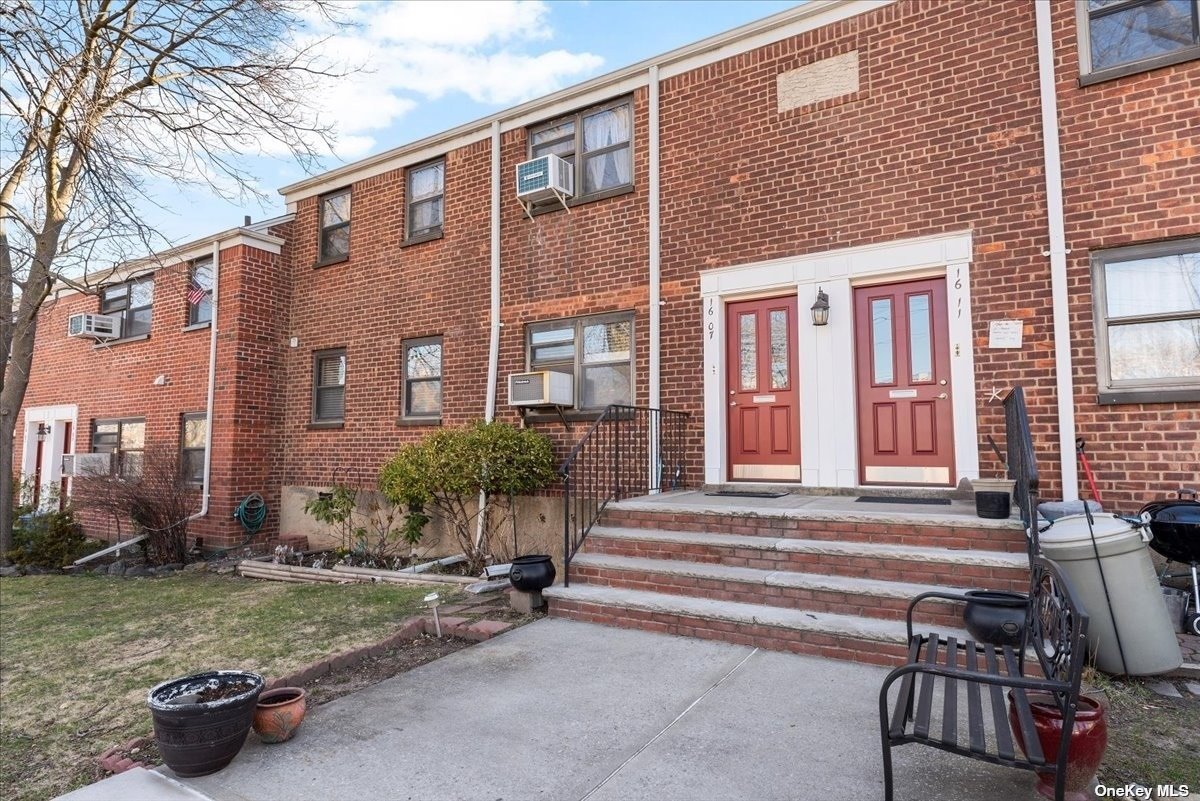 #1 photo, 16-07 Utopia Parkway, 皇后區 白石鎮 Whitestone , NY 11357