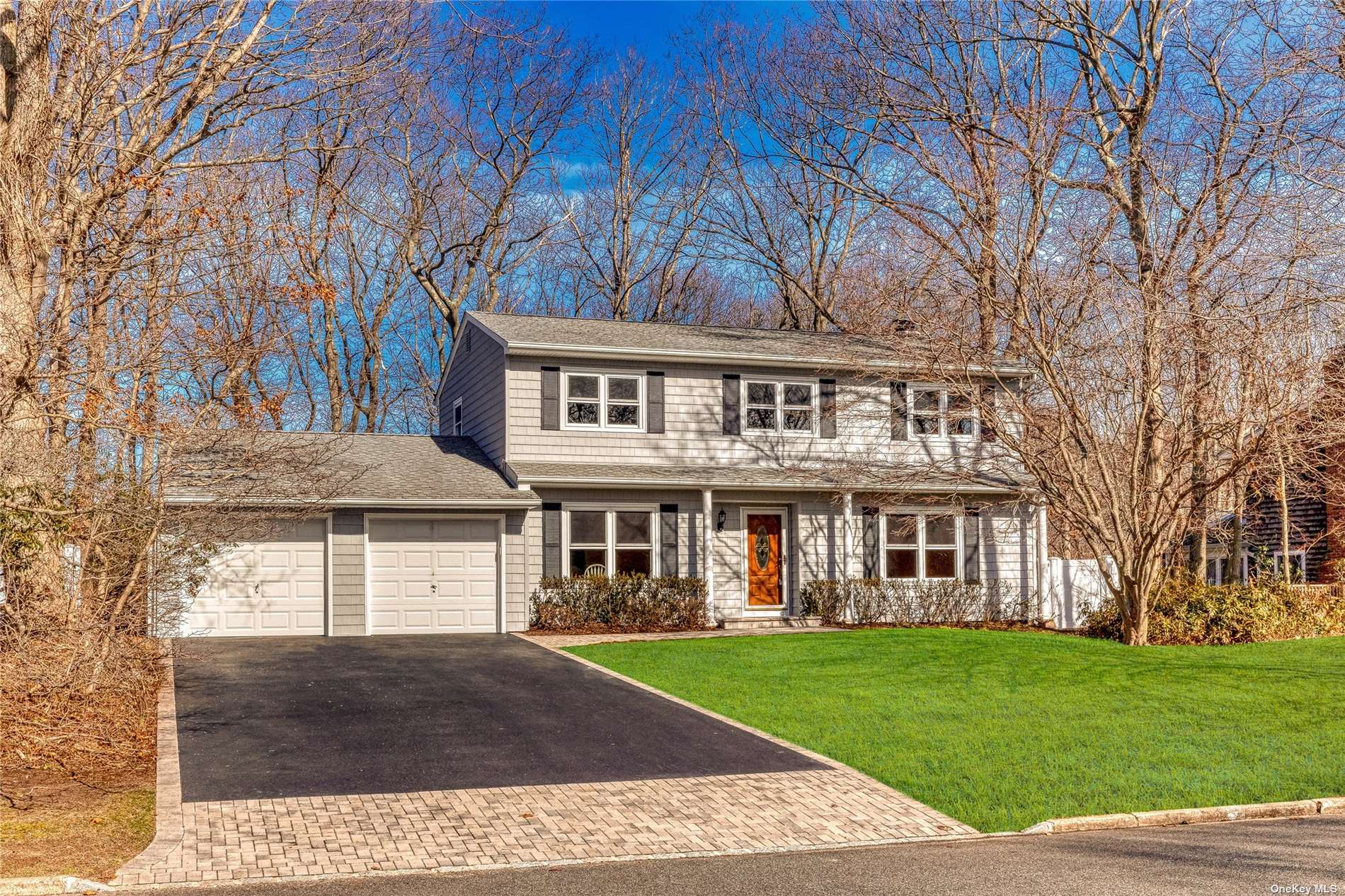 #1 photo, 725 Pine Tree Court, 東長島 Port Jefferson , NY 11777