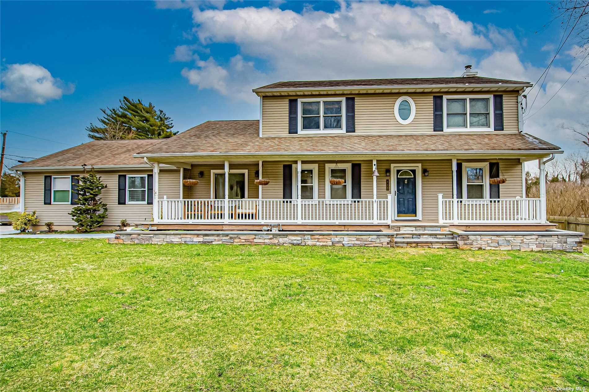 #1 photo, 480 North Country Road, 東長島 Saint James , NY 11780