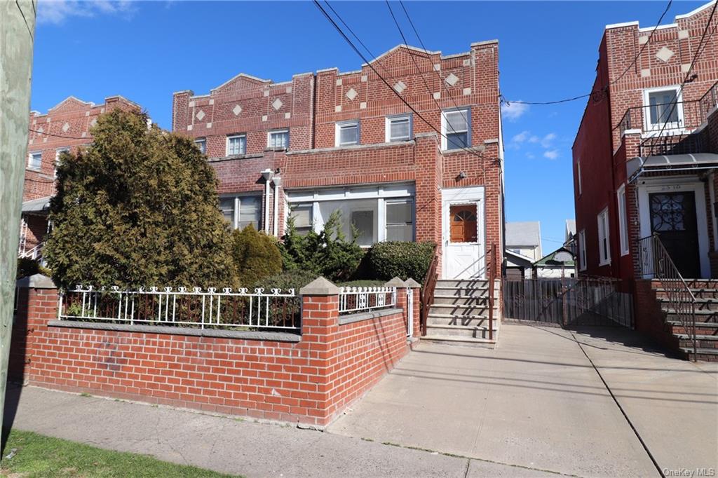 #1 photo, 2312 Laconia Avenue, 布朗士 Bronx , NY 10469