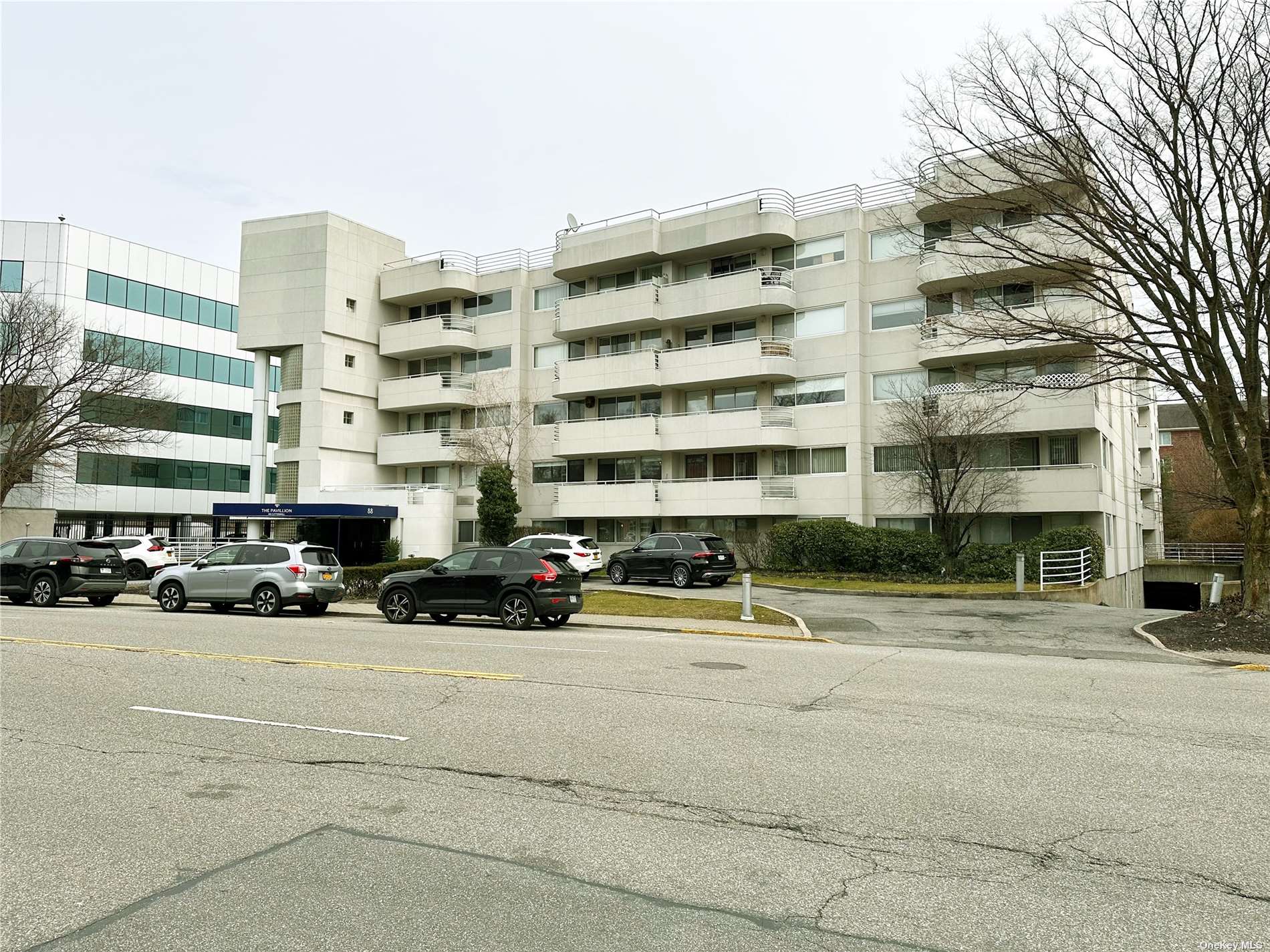 #1 photo, 88 Cuttermill Road, 長島 大頸 Great Neck , NY 11021