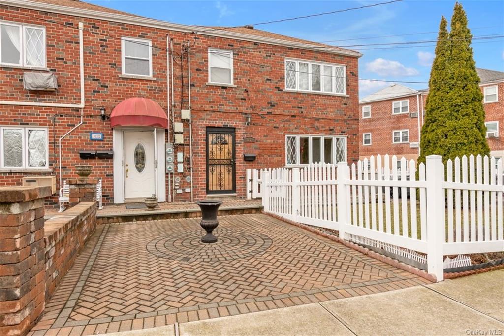 #1 photo, 3230 Radio Drive, 布朗士 Bronx , NY 10465