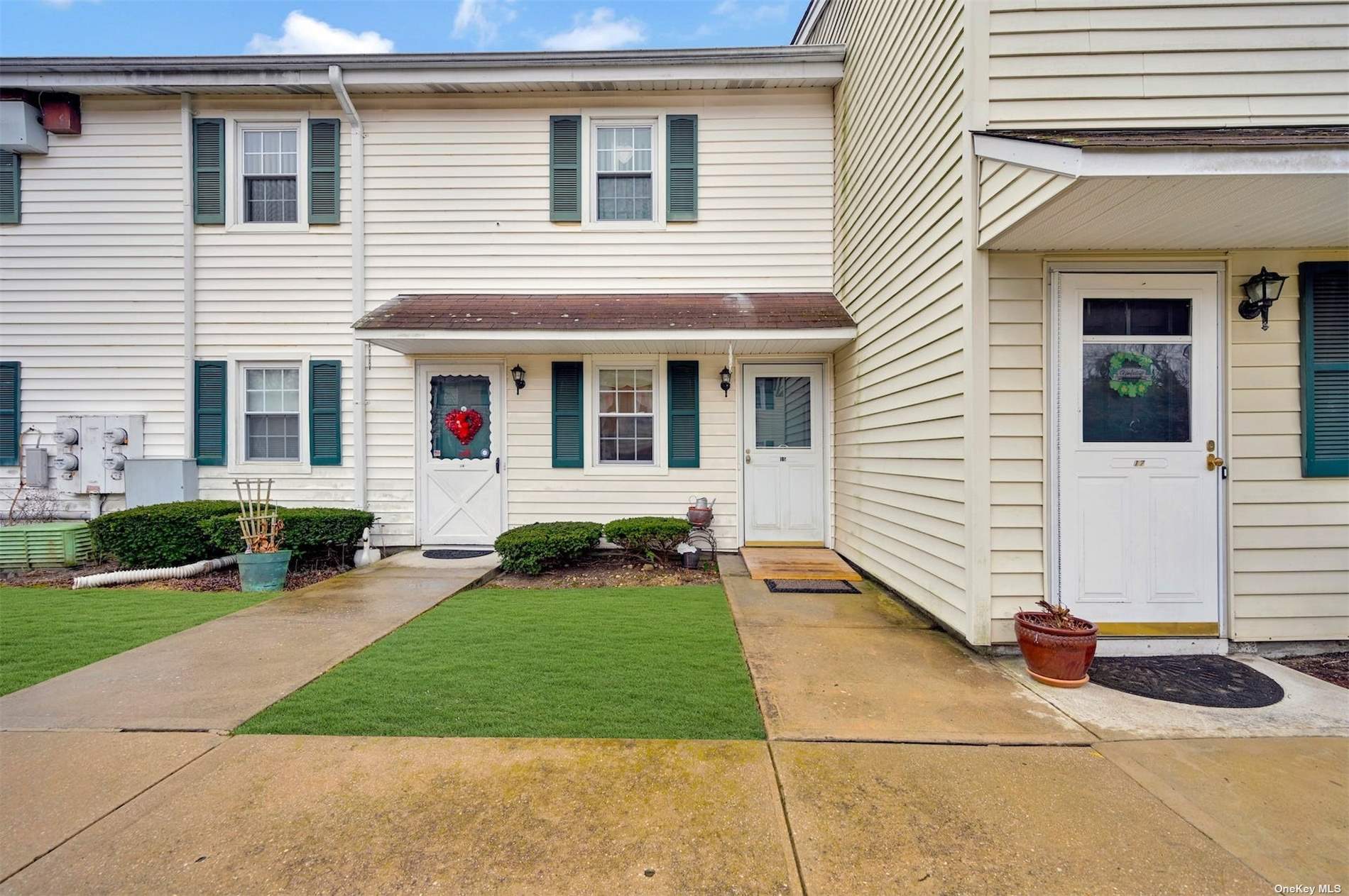 #1 photo, 215 E. Main Street, 東長島 东艾斯利普 East Islip , NY 11730