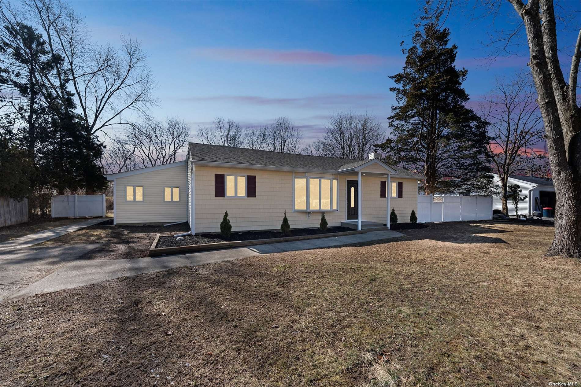 #1 photo, 236 Sea Cliff Street, 東長島 艾斯利普 Islip Terrace , NY 11752