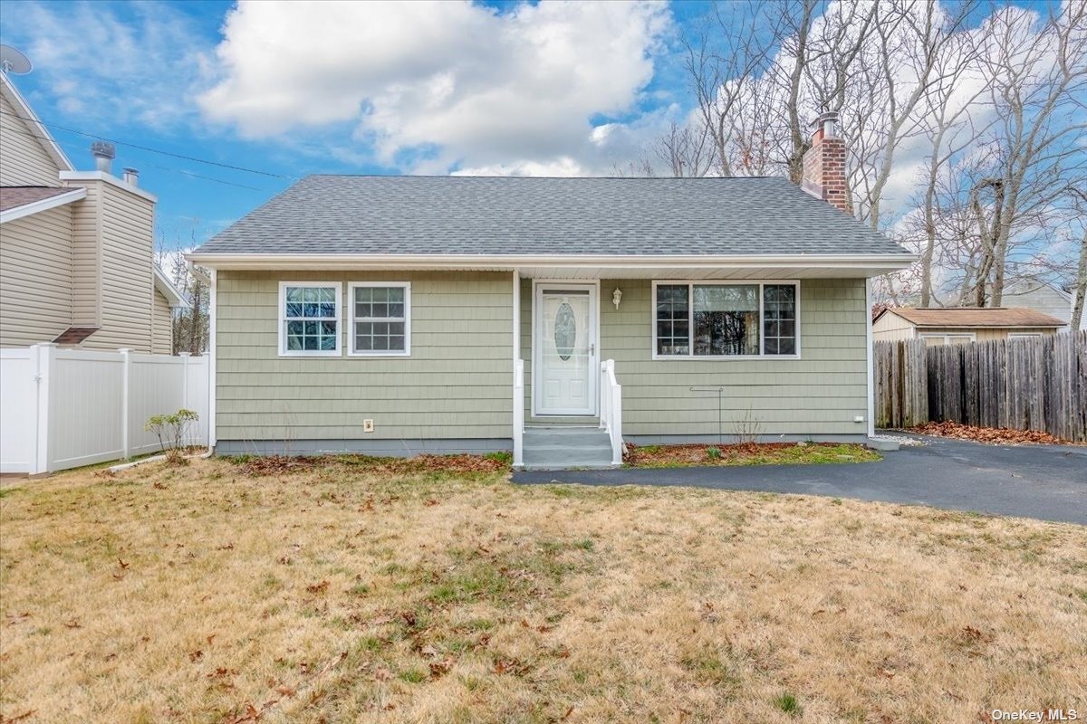 #1 photo, 475 Helene Avenue, 東長島 Shirley , NY 11967