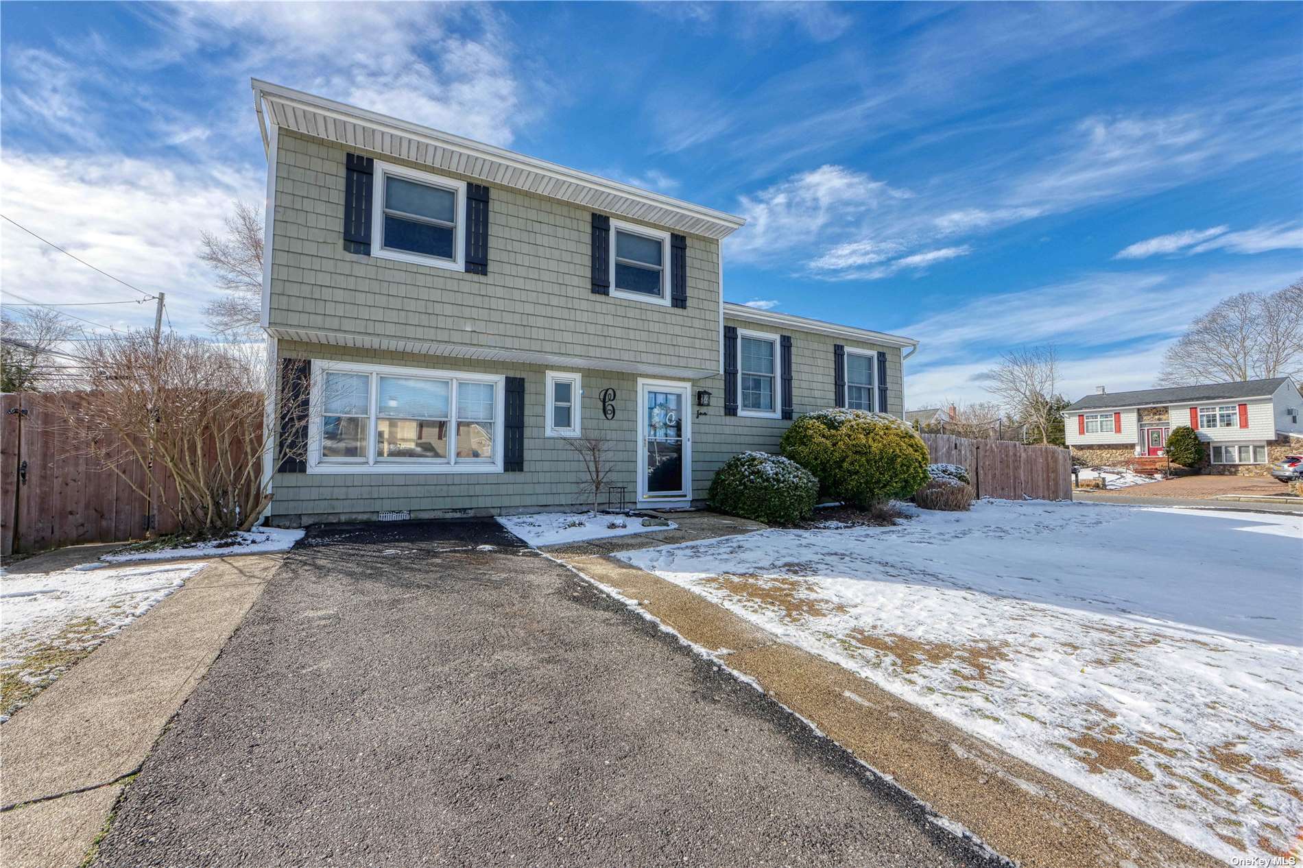 #1 photo, 4 Chute Lane, Holbrook , NY 11741