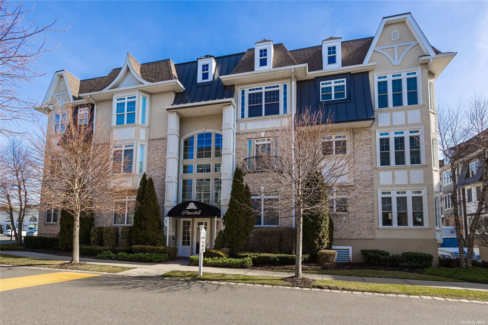 #1 photo, 1329 Roosevelt Way, 長島 西布雷 Westbury , NY 11590