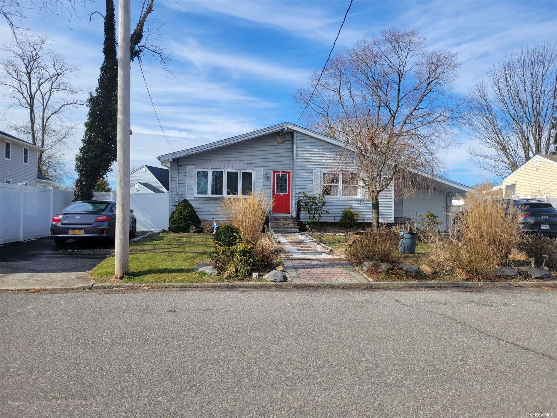 #1 photo, 28 N. Par Lane, 東長島 Brentwood , NY 11717