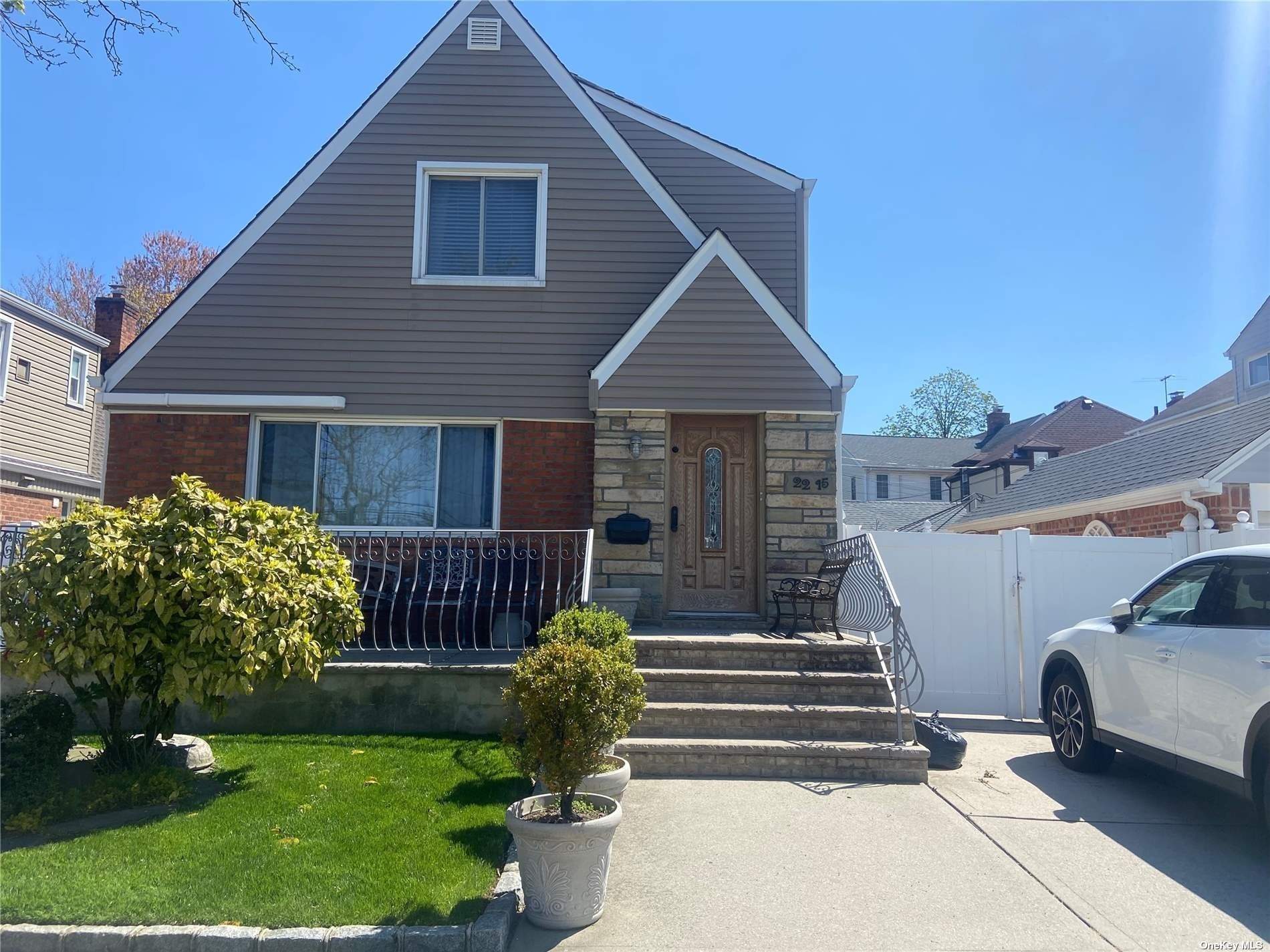 #1 photo, 22-11 Utopia Parkway, 皇后区 白石镇 Whitestone , NY 11357