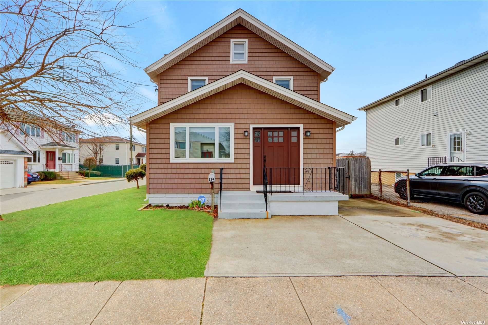 #1 photo, 129 Elizabeth Street, 東長島 Farmingdale , NY 11735