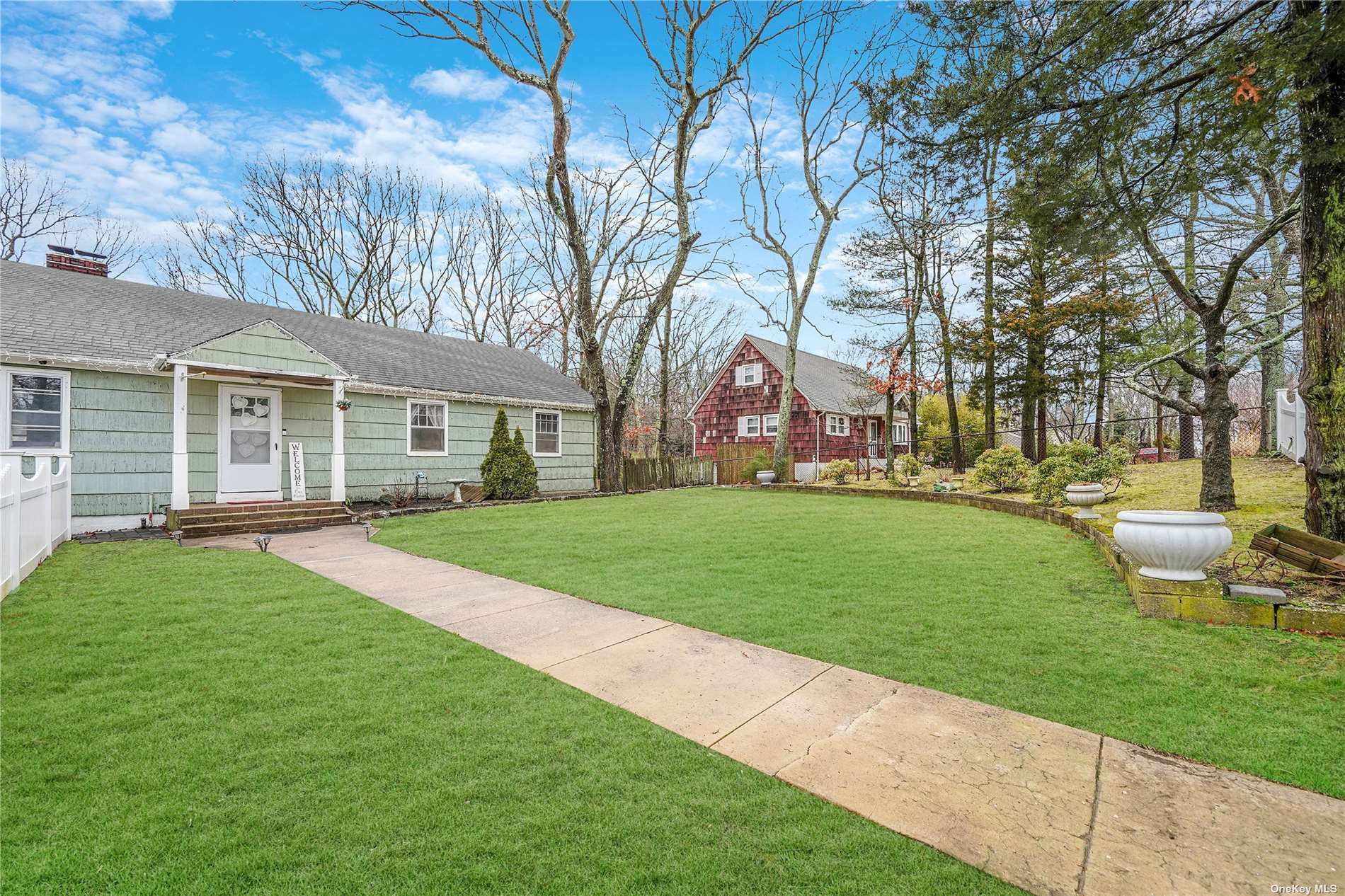 #1 photo, 268 Avenue A, 東長島 Ronkonkoma , NY 11779