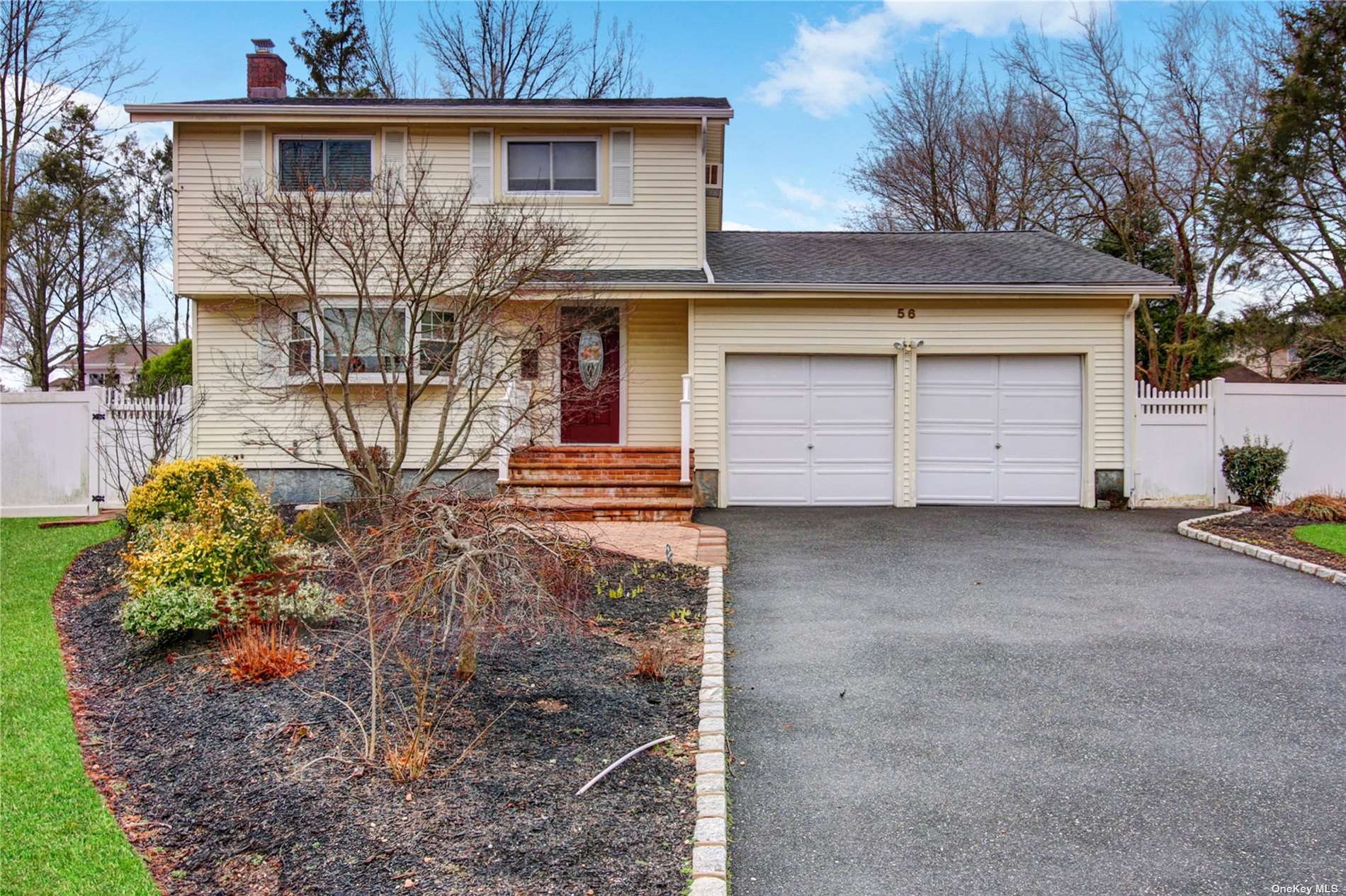 #1 photo, 56 Clearview Drive, 東長島 Wheatley Heights , NY 11798