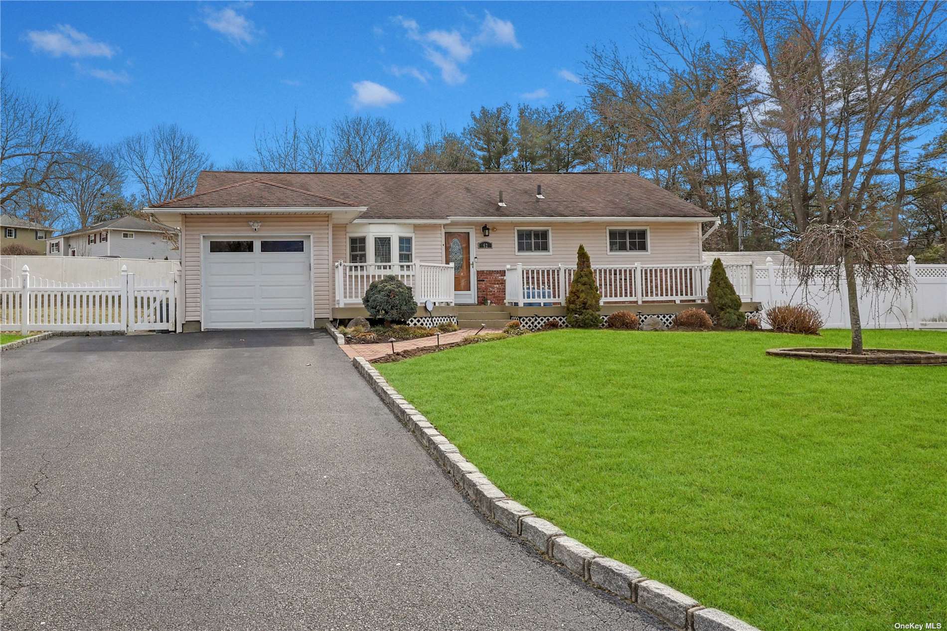 #1 photo, 62 Amsterdam Road, 東長島 史密斯敦 Smithtown , NY 11787