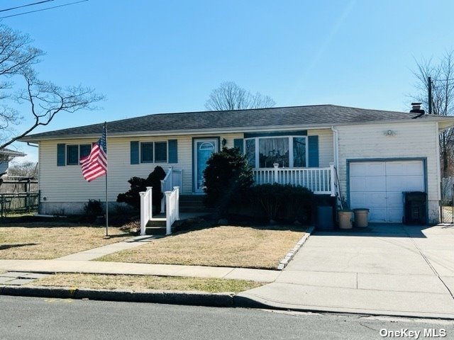 #1 photo, 76 Harrisburg Street, 東長島 海湾 Bay Shore , NY 11706