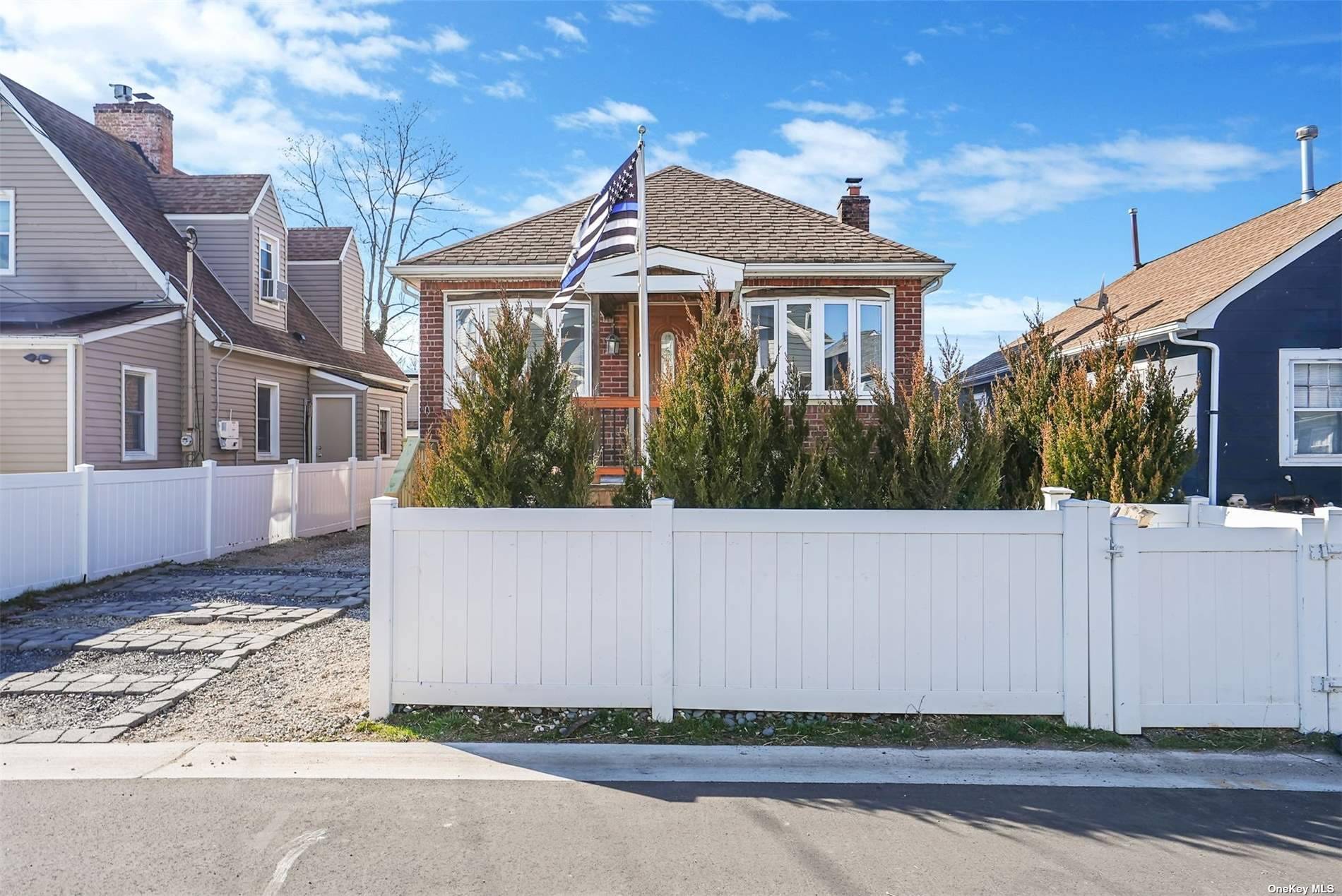 #1 photo, 86 West Boulevard, 長島 East Rockaway , NY 11518