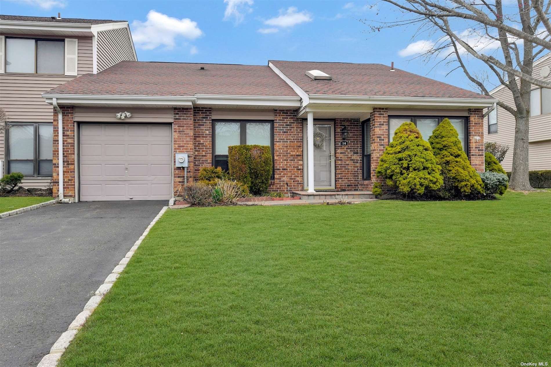 #1 photo, 14 W Pond Ct, 東長島 史密斯敦 Smithtown , NY 11787