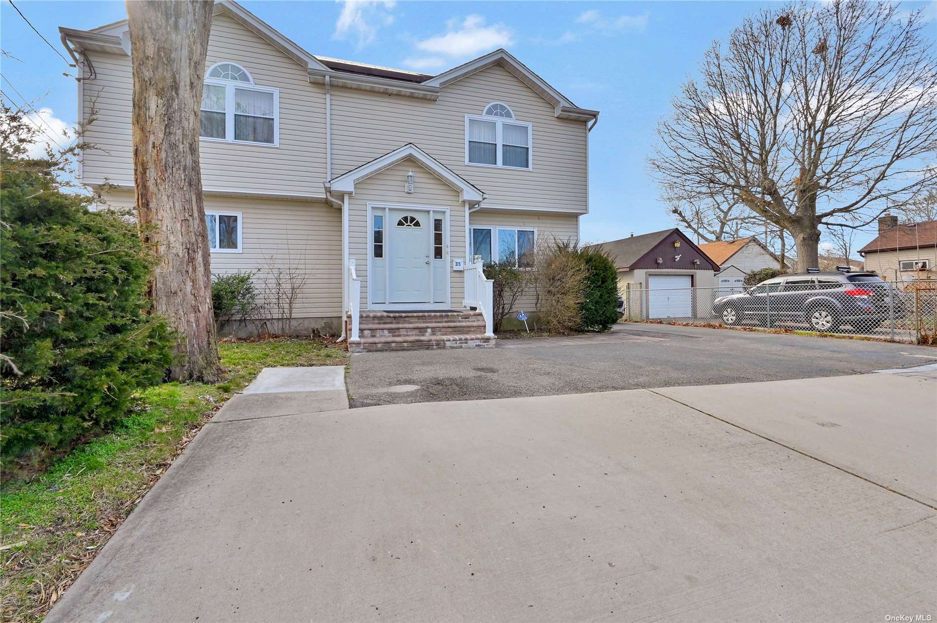 #1 photo, 35 Leroy, 東長島 Copiague , NY 11726