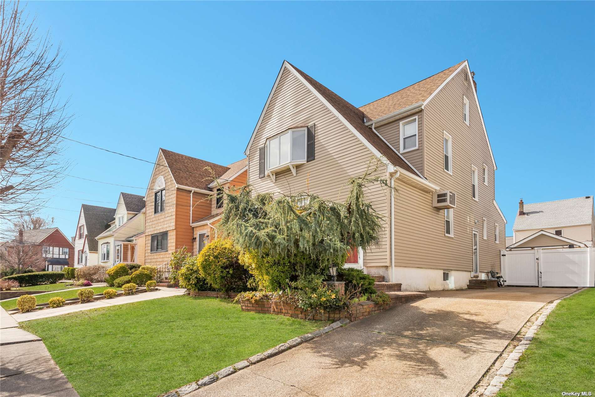 #1 photo, 120 Carstairs Road, 長島 Valley Stream , NY 11581