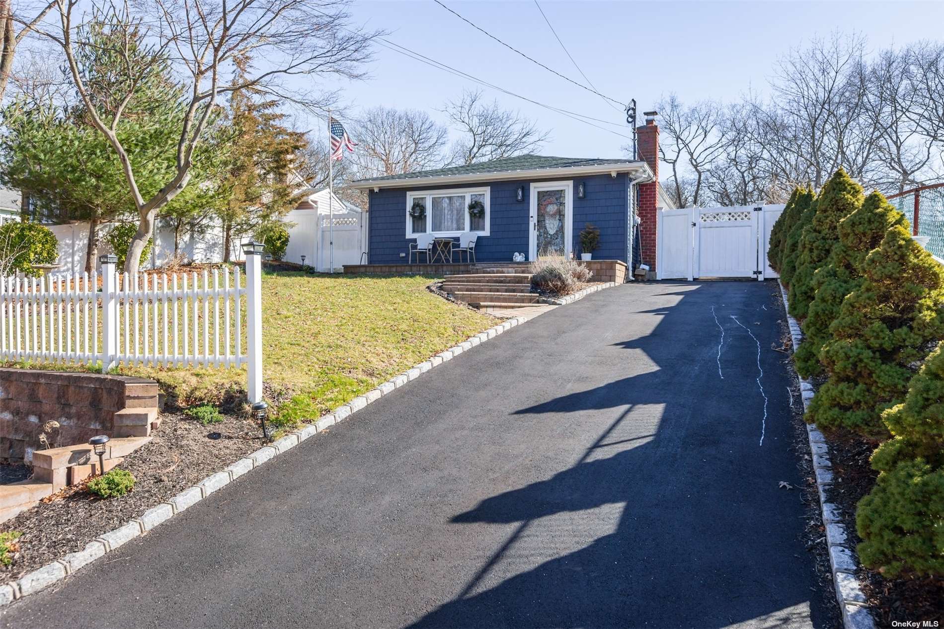 #1 photo, 72 Ridgewood Avenue, 東長島 Selden , NY 11784