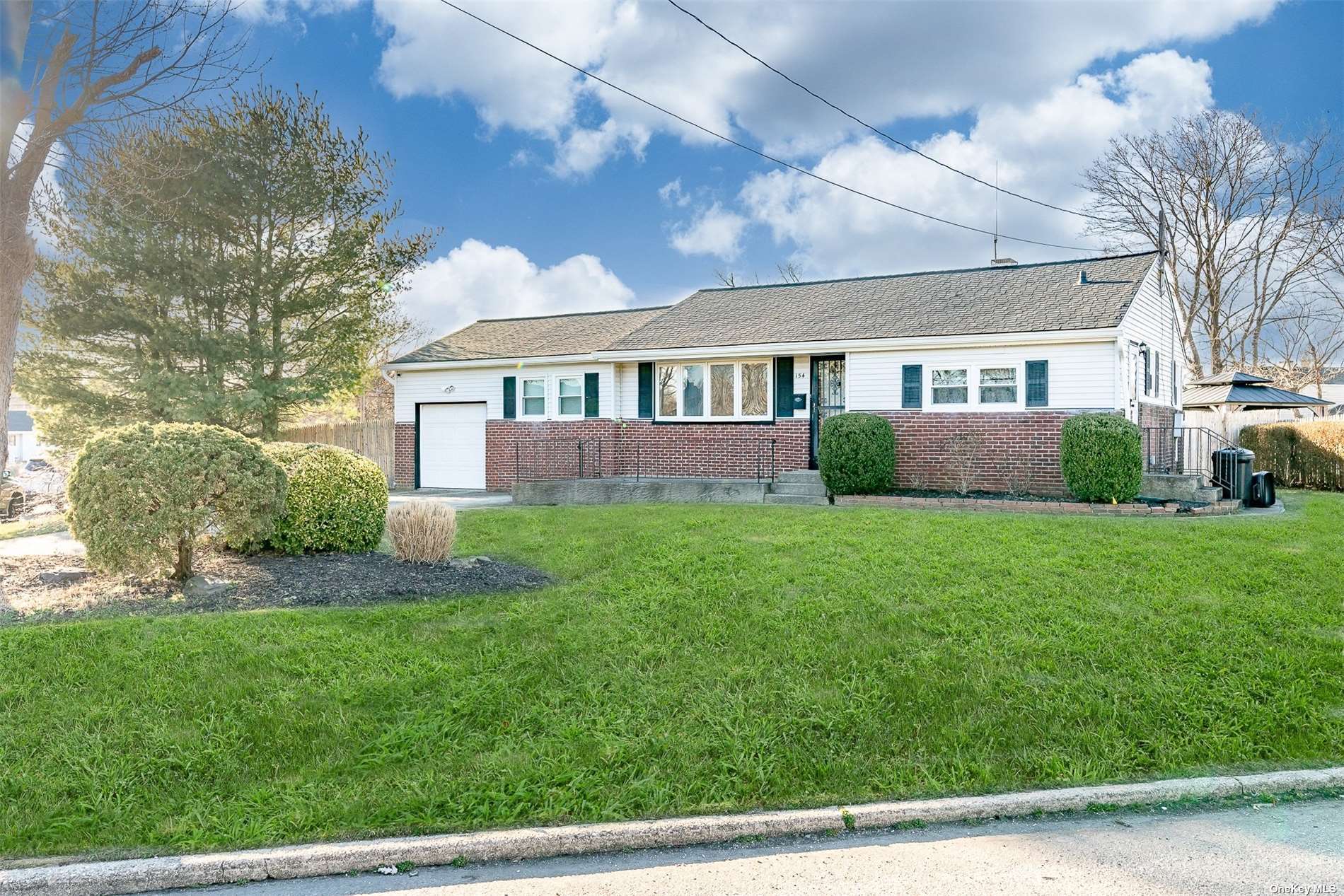 #1 photo, 154 Timberline Drive, 东长岛 Brentwood , NY 11717