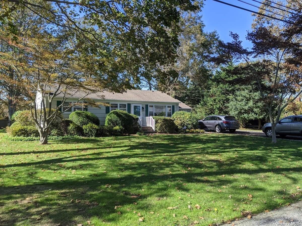 #1 photo, 128 Evergreen Lane, 東長島 East Patchogue , NY 11772