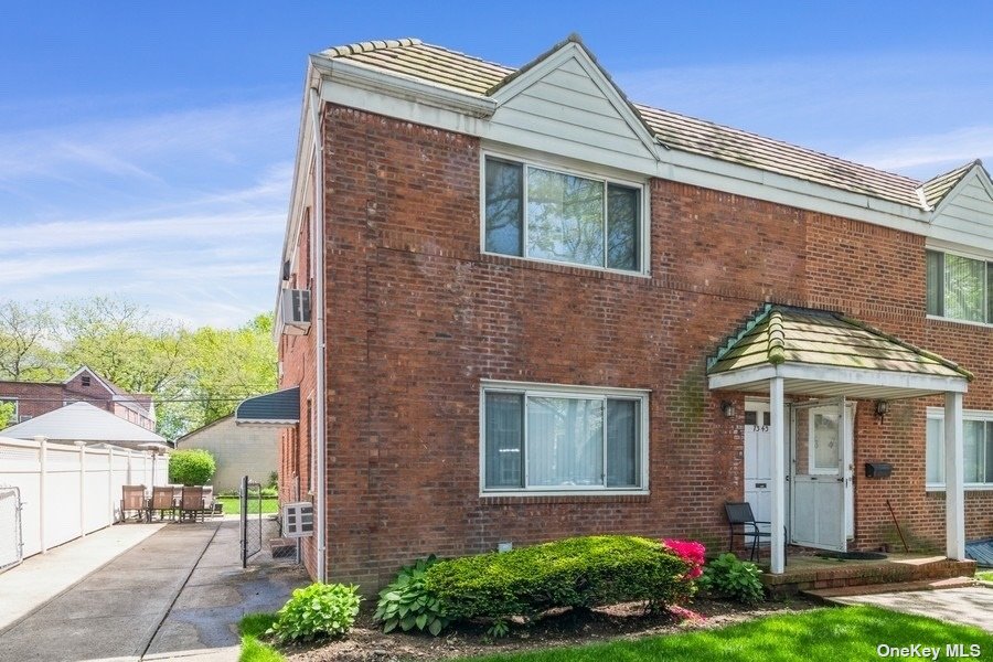 #1 photo, 73-43 198th Street, 皇后区 新鲜草原 Fresh Meadows , NY 11366