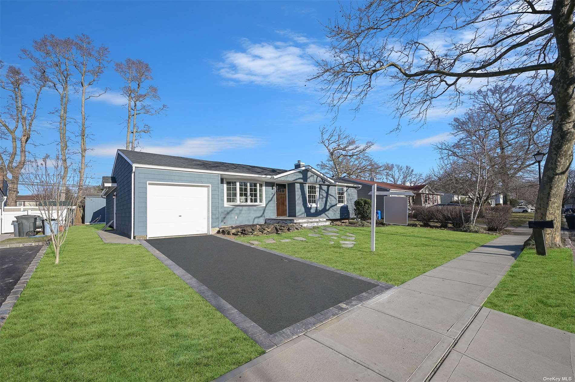 #1 photo, 39 Longworth Avenue, 東長島 Dix小山 Dix Hills , NY 11746