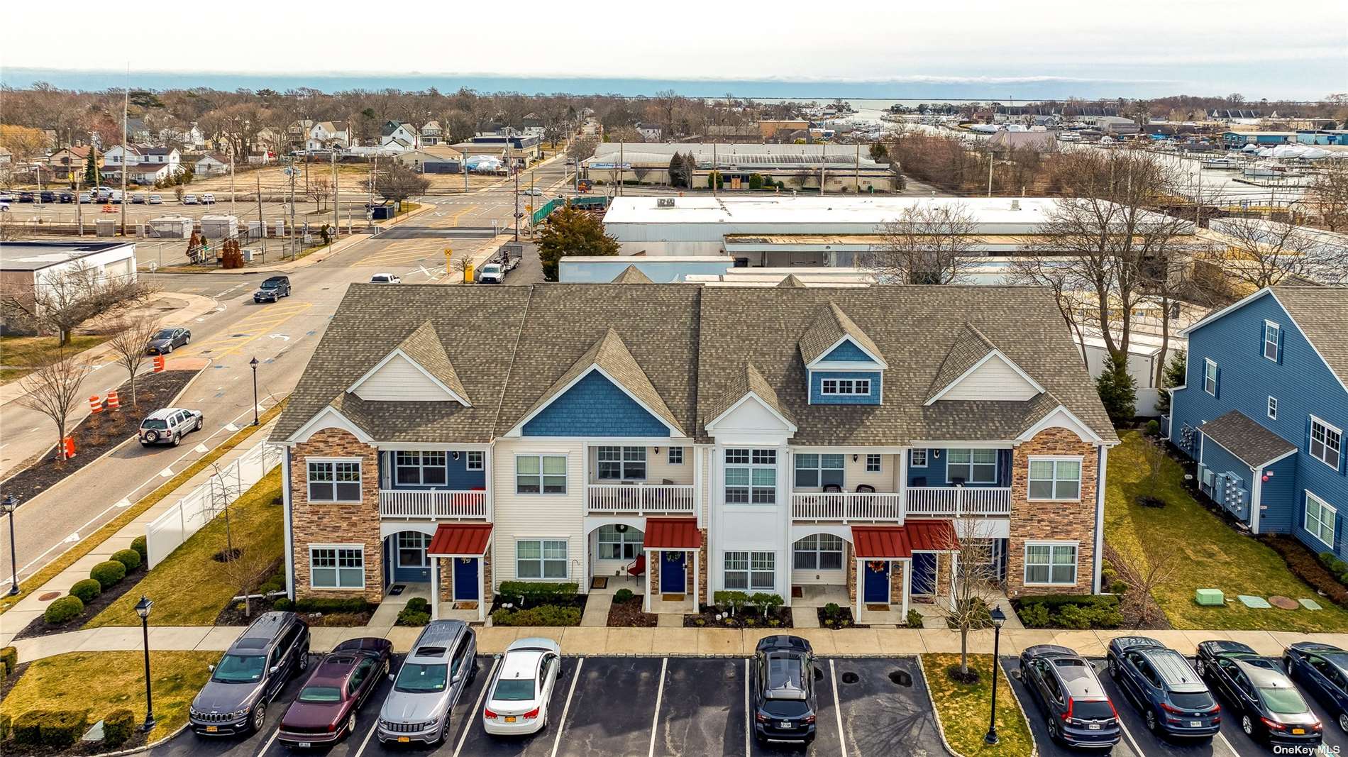 #1 photo, 150 Rosebud Court, 東長島 Patchogue , NY 11772