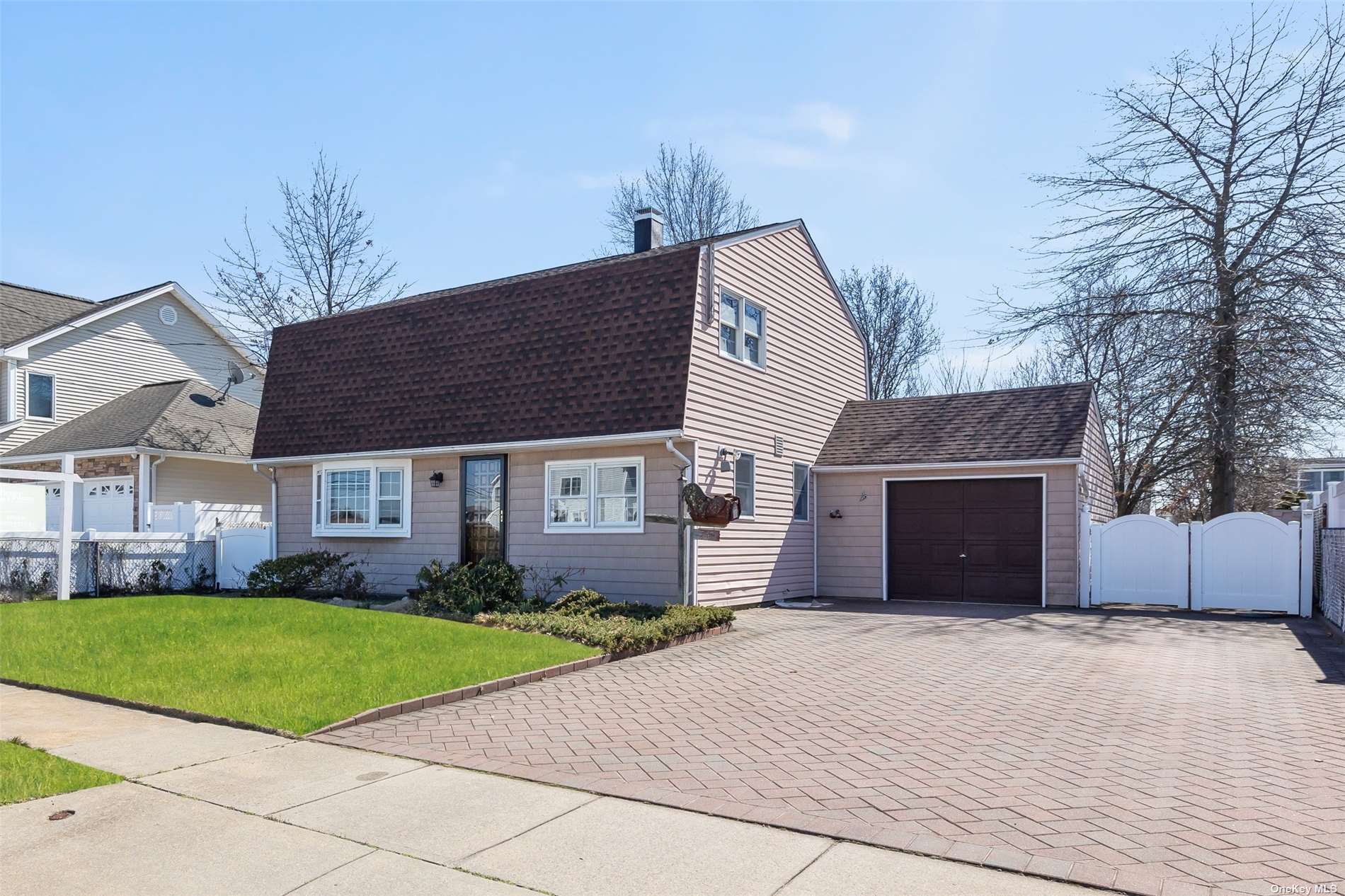 #1 photo, 54 Lincoln Place, 長島 Massapequa , NY 11758