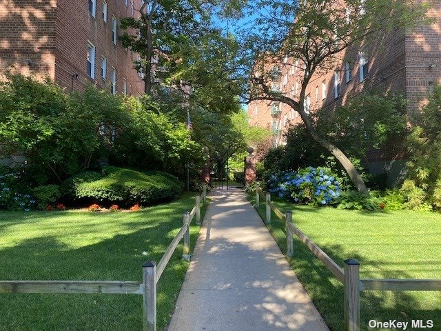 #1 photo, 30 Cathedral Avenue, 長島 Hempstead , NY 11550