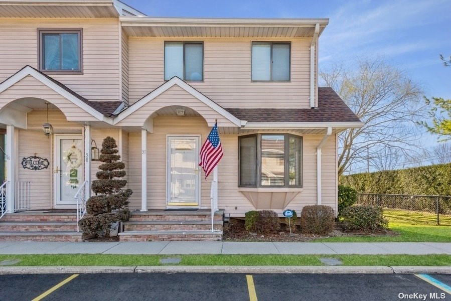 #1 photo, 1790 Front Street, 長島 East Meadow , NY 11554