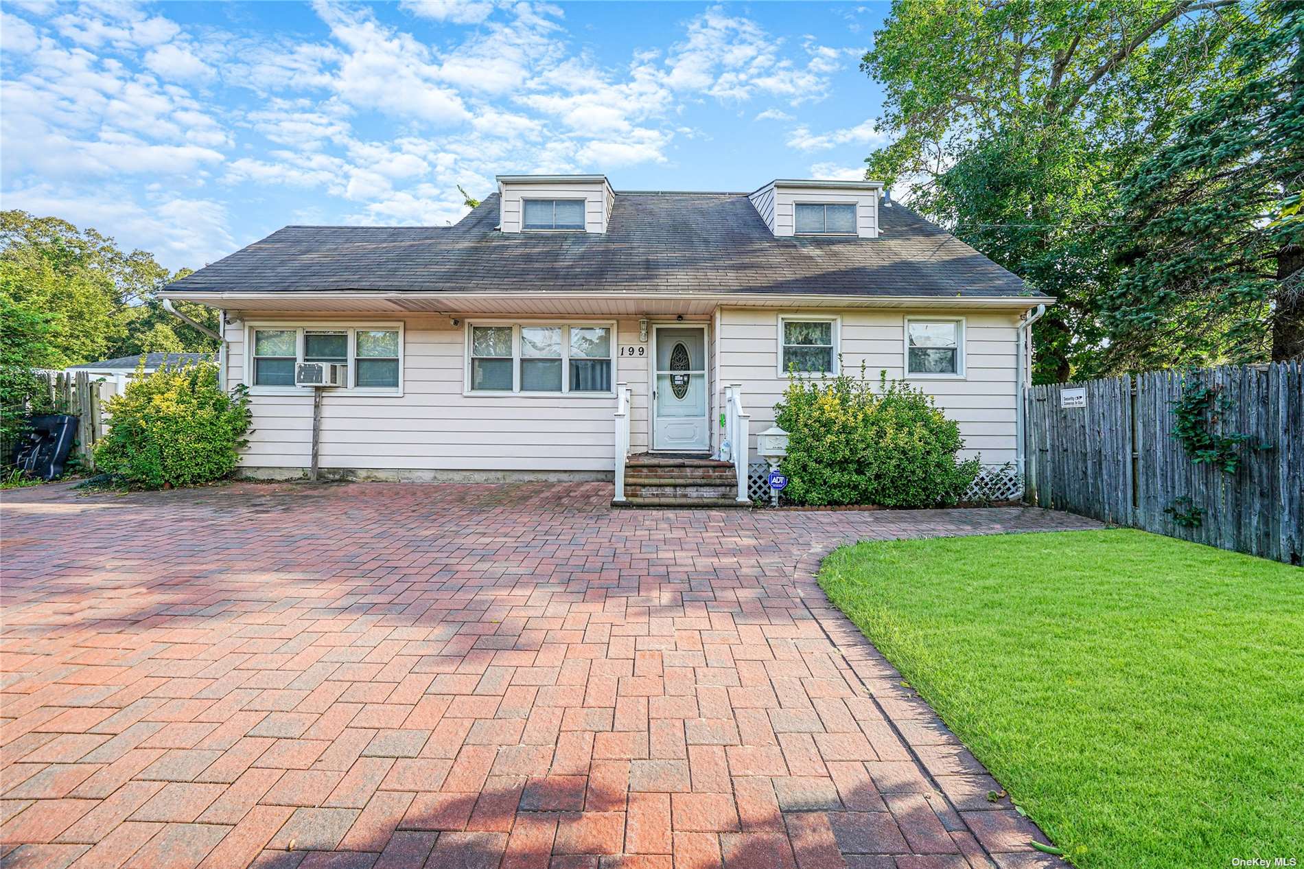 #1 photo, 199 Grand Boulevard, 東長島 Brentwood , NY 11717