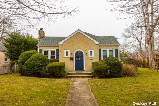 #1 photo, 487 Peters Boulevard, Brightwaters , NY 11718