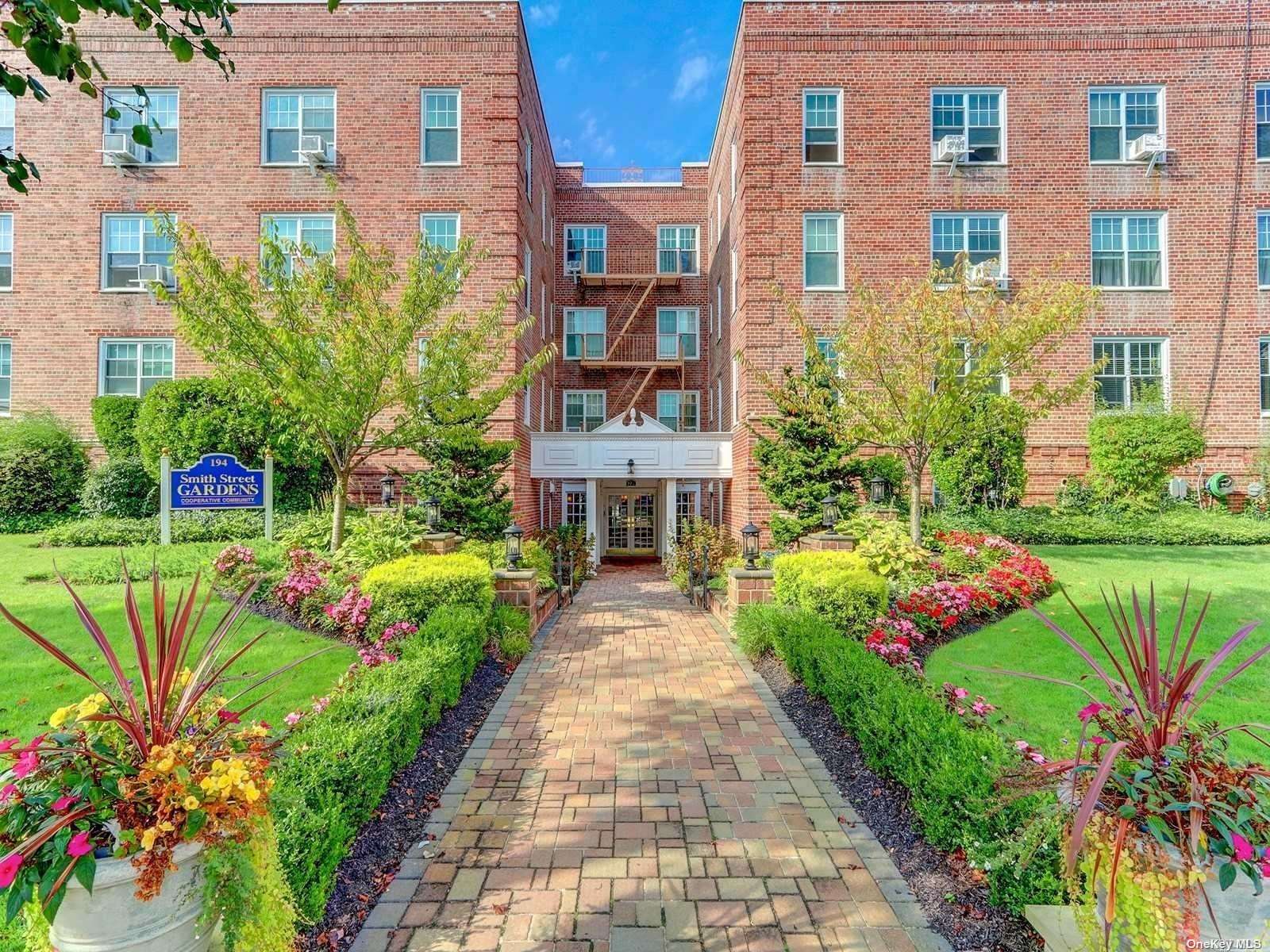 #1 photo, 194 Smith Street, 長島 Freeport , NY 11520