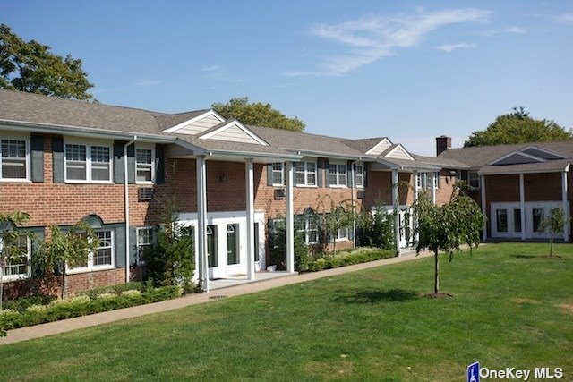 #1 photo, 80 S Clinton Avenue, 东长岛 海湾 Bay Shore , NY 11706