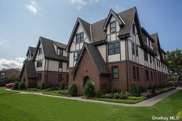 #1 photo, 76 South Clinton Avenue, 东长岛 海湾 Bay Shore , NY 11706