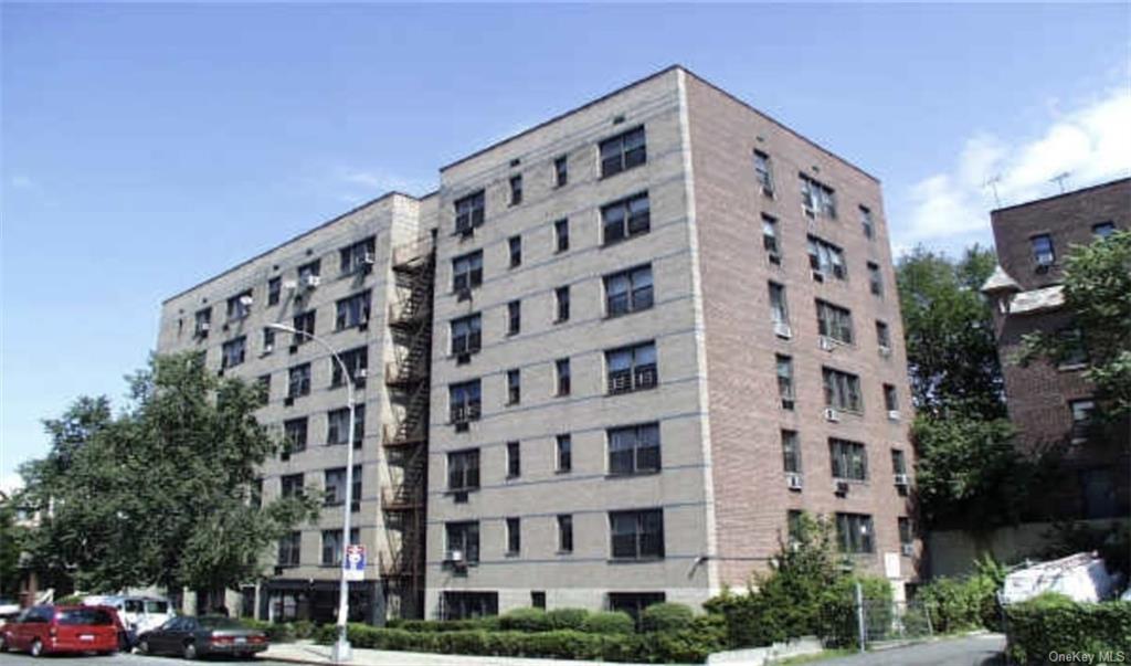 #1 photo, 3184 Grand Concourse, 布朗士 Bronx , NY 10458