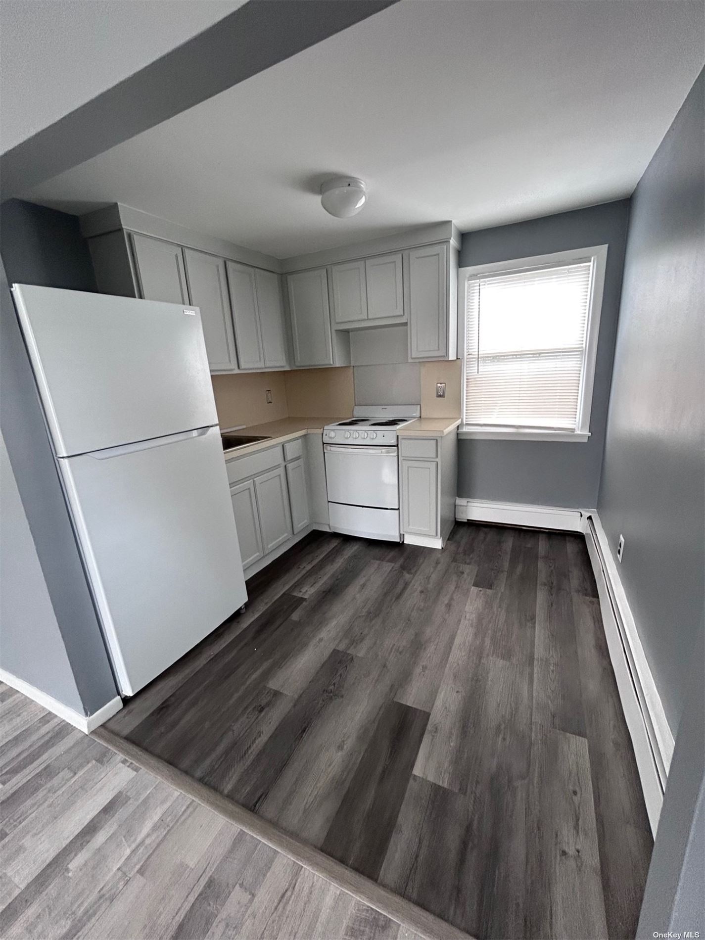 #1 photo, 667 Roxboro Court, 长岛 East Meadow , NY 11554